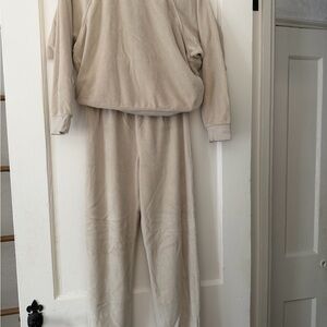 Suzi Kondi Velour Beige Pant And Top Set. Brand New With Tags. XS